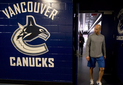 Malhotra out for the season - retirement next